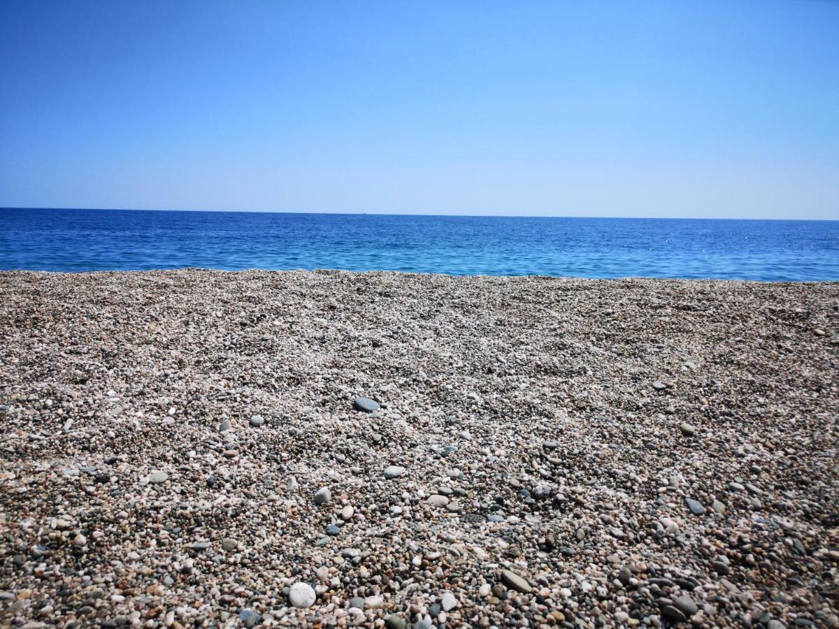 Villa Amelie Fondachello  Εξωτερικό φωτογραφία